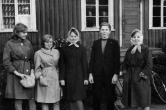 Выпусники-8-кл.-едут-учиться-в-техникумы-1963г.